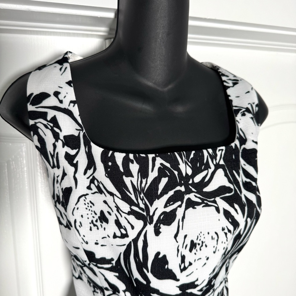 Kasper Black White Floral Fit & Flare Sleeveless Dress Size 14 Fully Lined - Picture 7 of 9